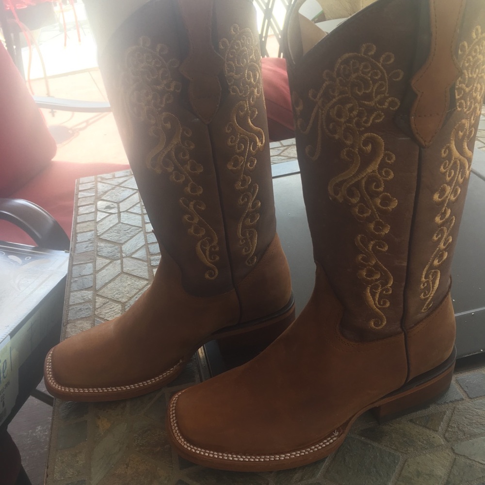 Beautiful western leather boots